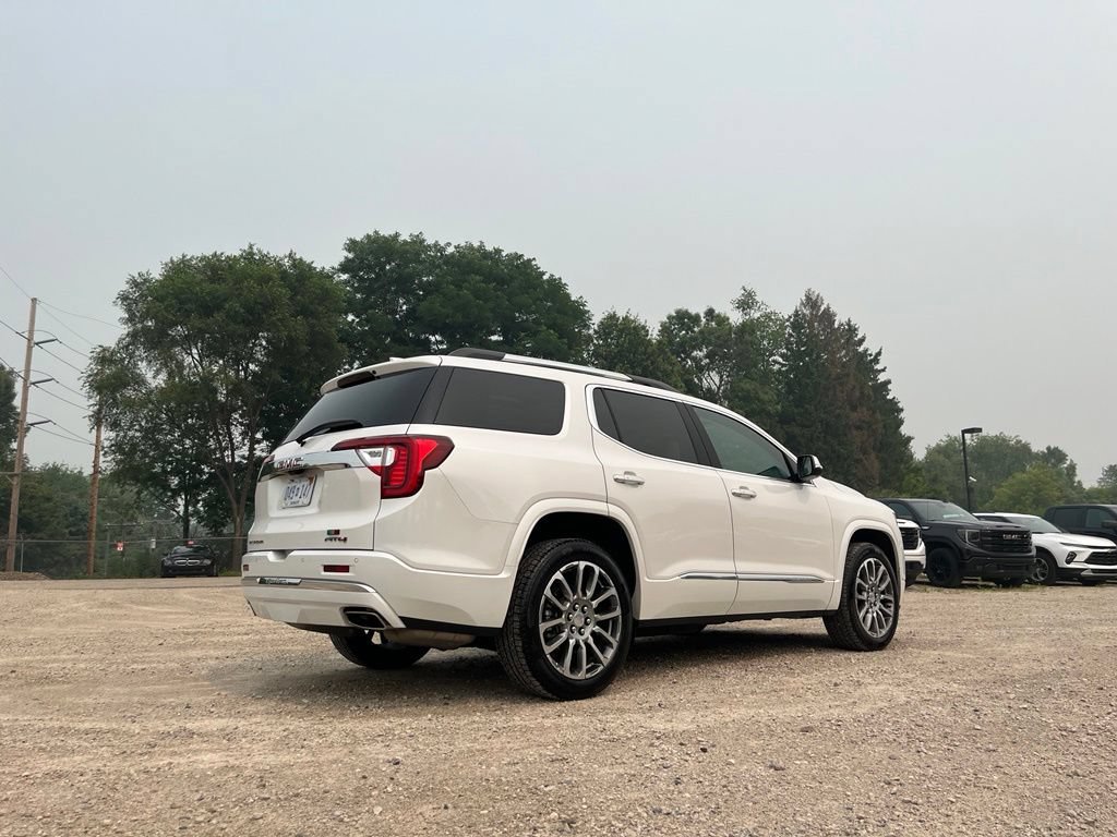 Used 2023 White Frost Tricoat GMC Denali image 7