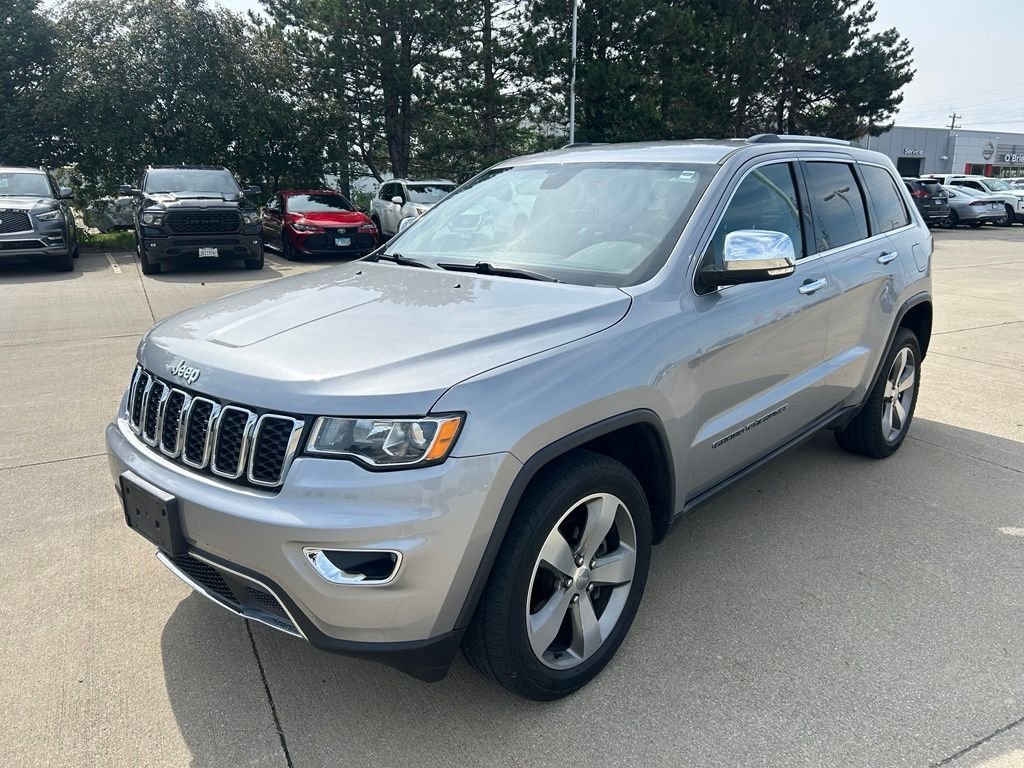 Used 2018 Billet Silver Metallic Jeep Limited image 2