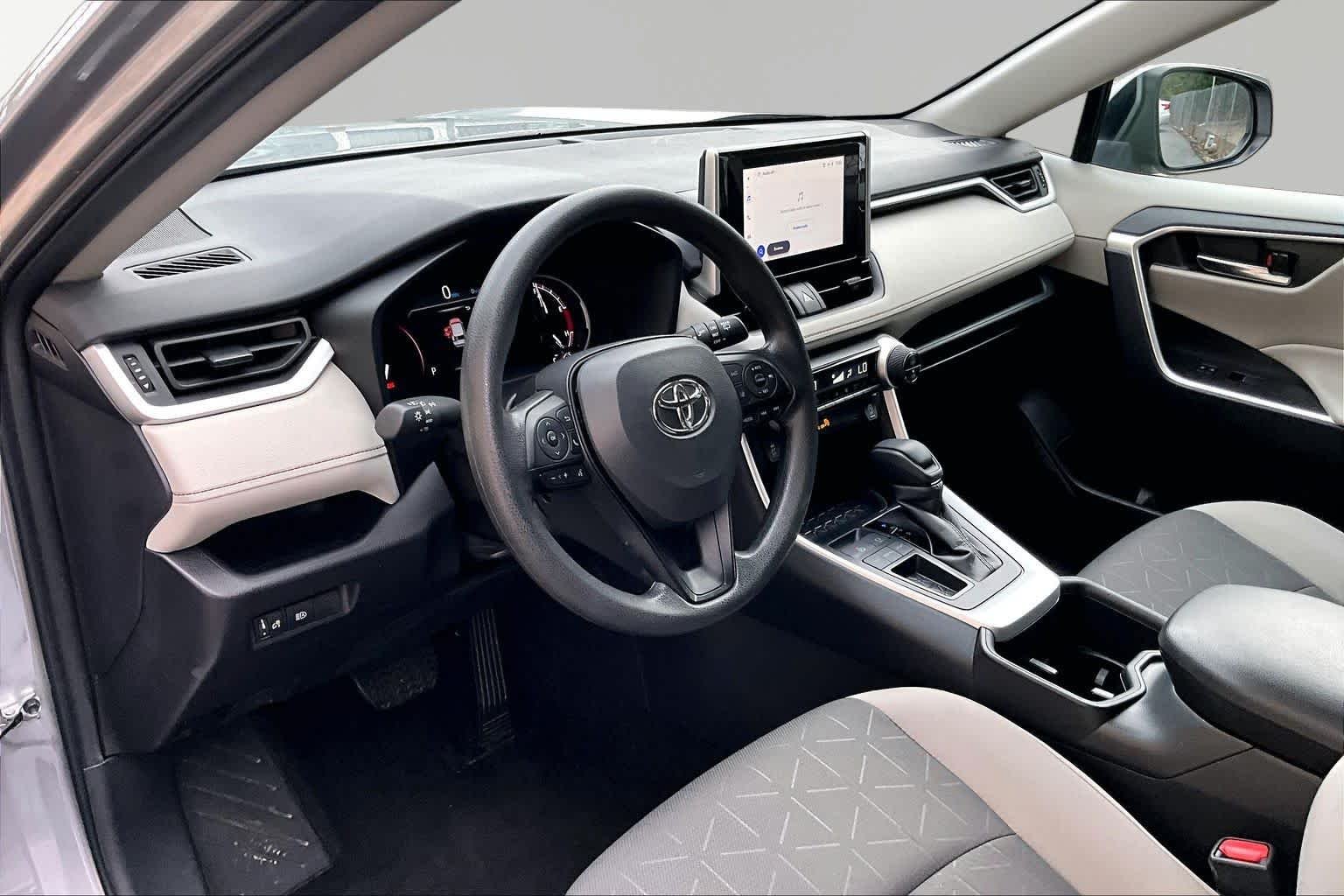 Used 2025 Silver Sky Metallic Toyota XLE image 18