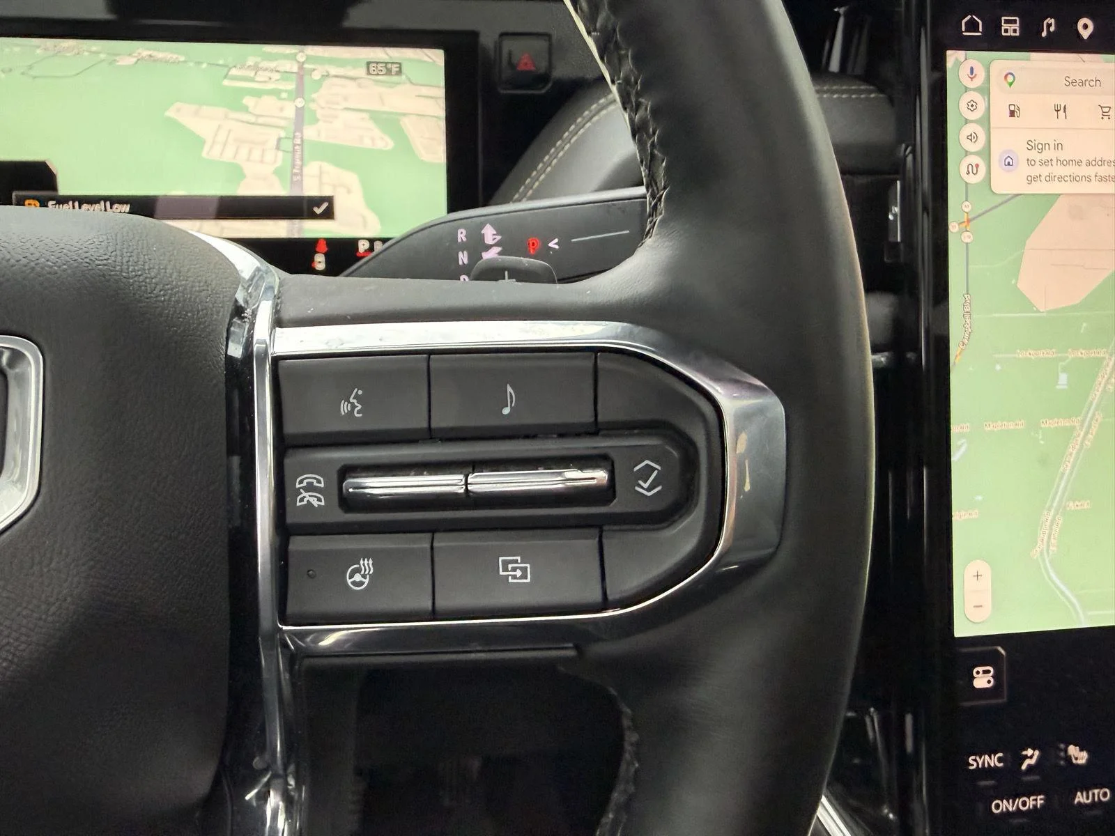 Used 2025 Onyx Black GMC Elevation image 19