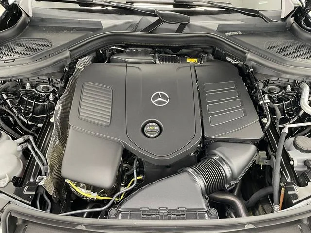 New 2027 Beige Mercedes-Benz GLC 300 image 14