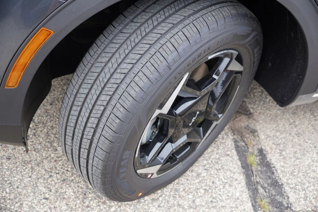 New 2026 Gravity Gray Kia EX image 9