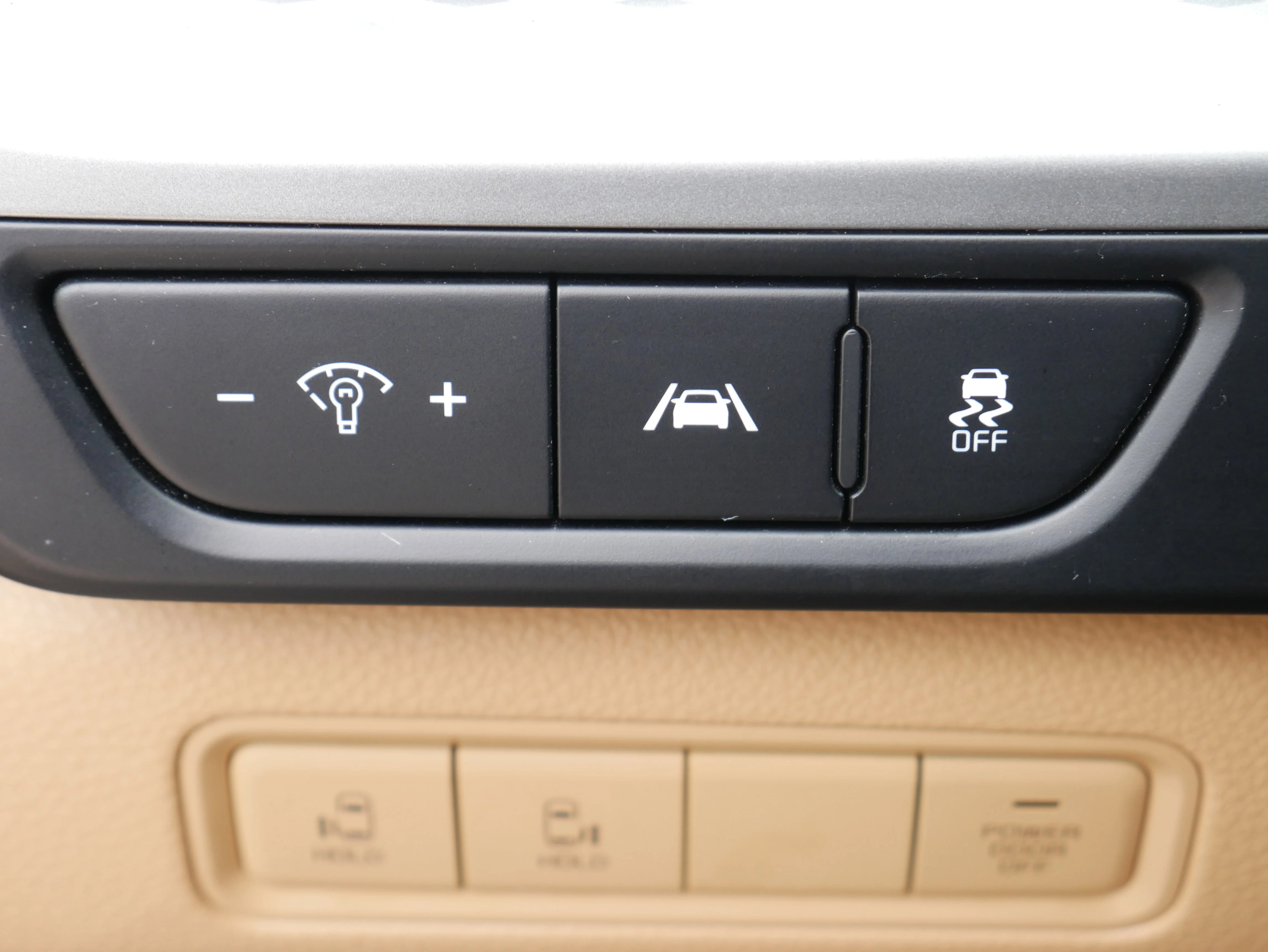 Used 2024 White Kia LX Seat Package image 30