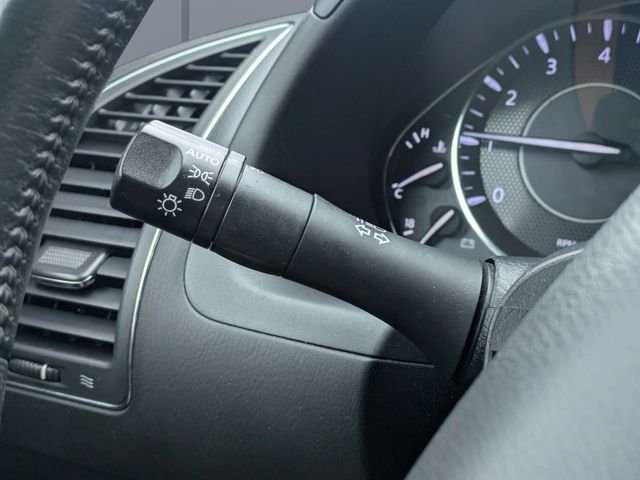 Used 2019 Black Nissan Platinum image 29