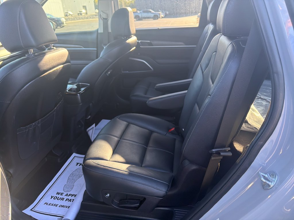 Used 2022 Gray Kia EX image 13
