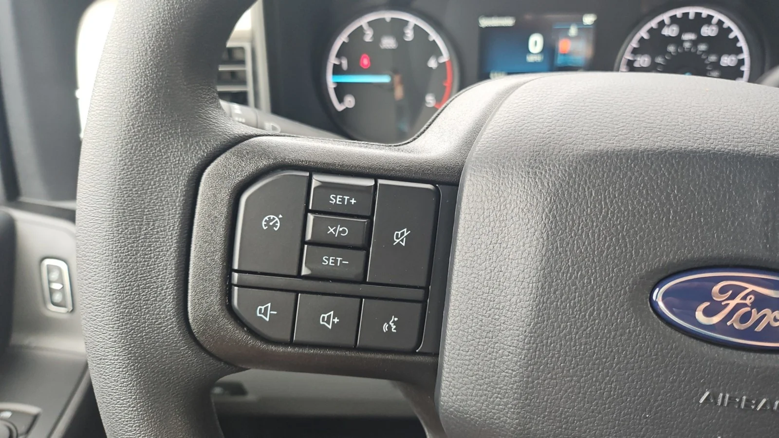 New 2027 Oxford White Ford XL 2WD image 14
