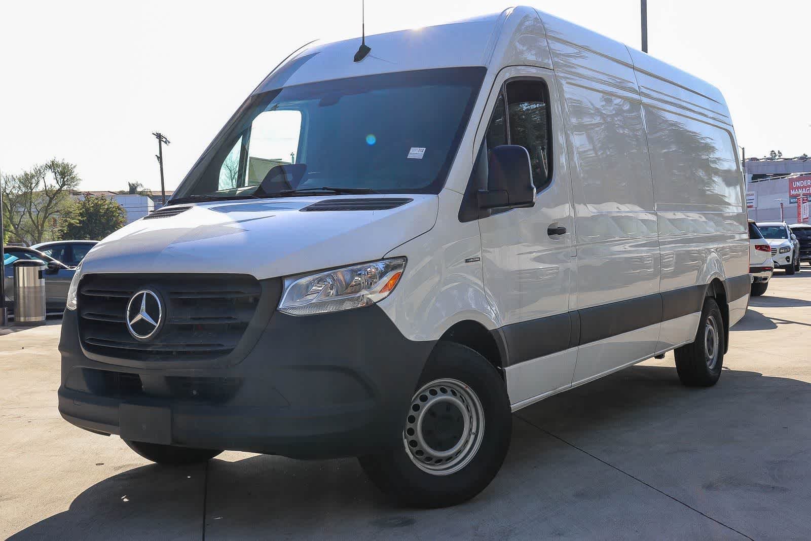 2025 Mercedes-Benz eSprinter Cargo Van 