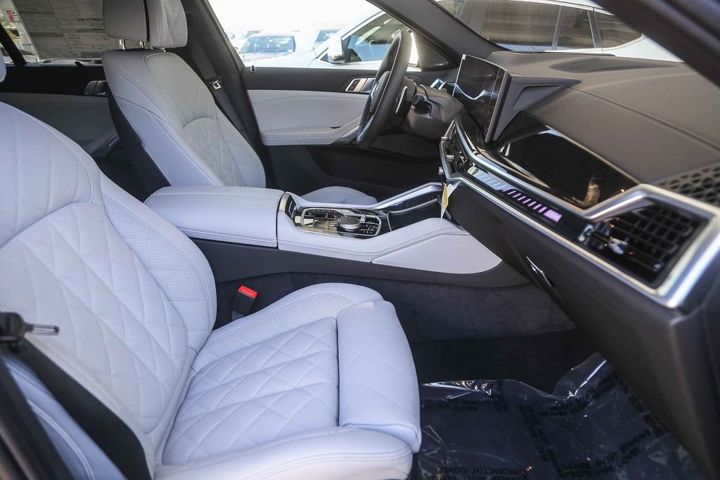 2026 BMW X6 M60i - Photo 13