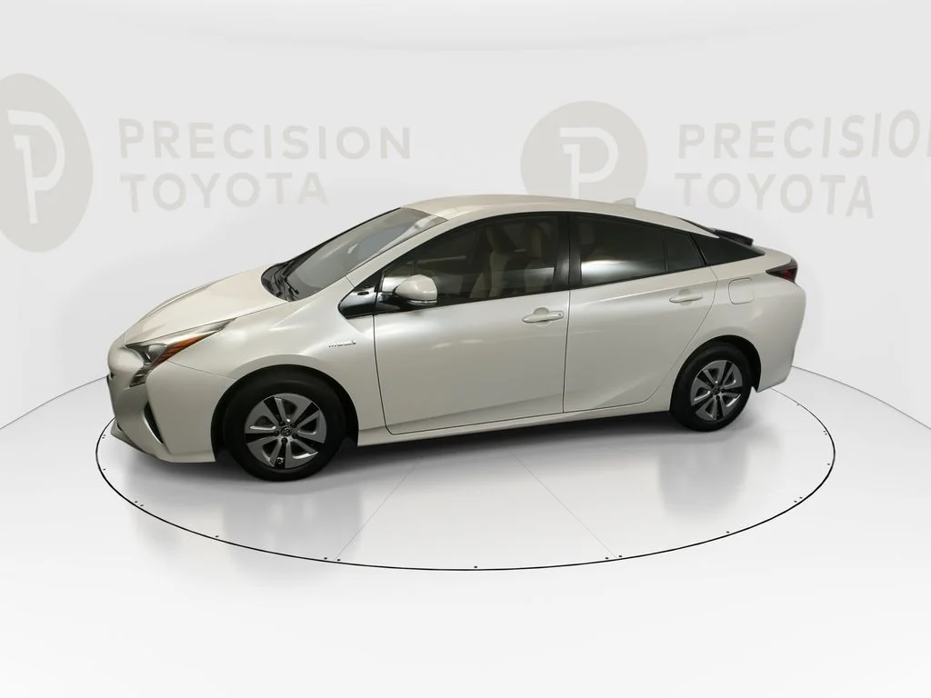 Used 2016 Blizzard Pearl Toyota Three image 11