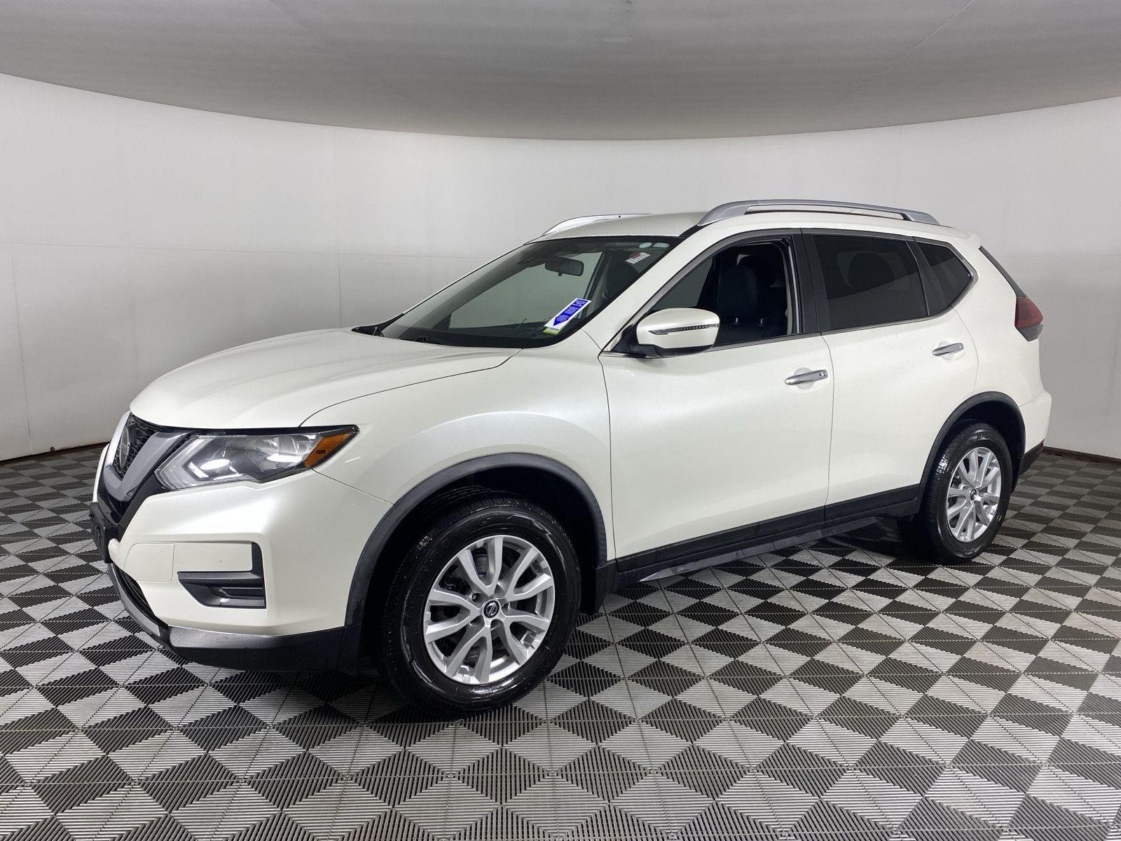 Used 2020 Pearl White Tricoat Nissan SV image 3