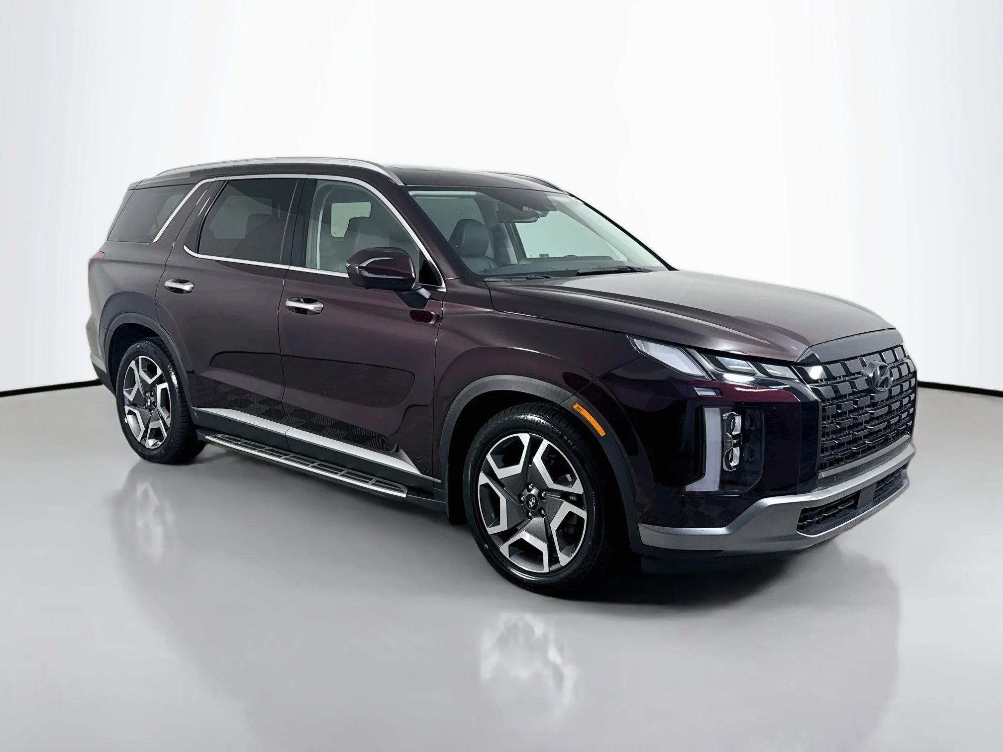 Used 2024 Sierra Burgundy Hyundai SEL 7P image 1