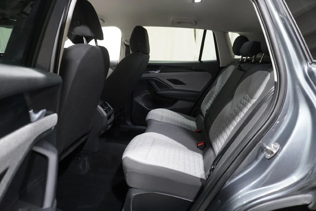 Certified Used 2025 Gray Volkswagen 2.0T S image 18