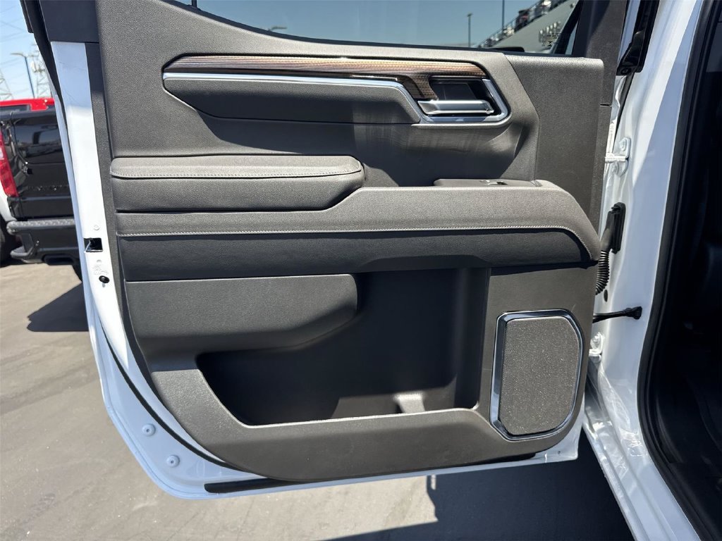 New 2026 Summit White Chevrolet LT Trail Boss image 26