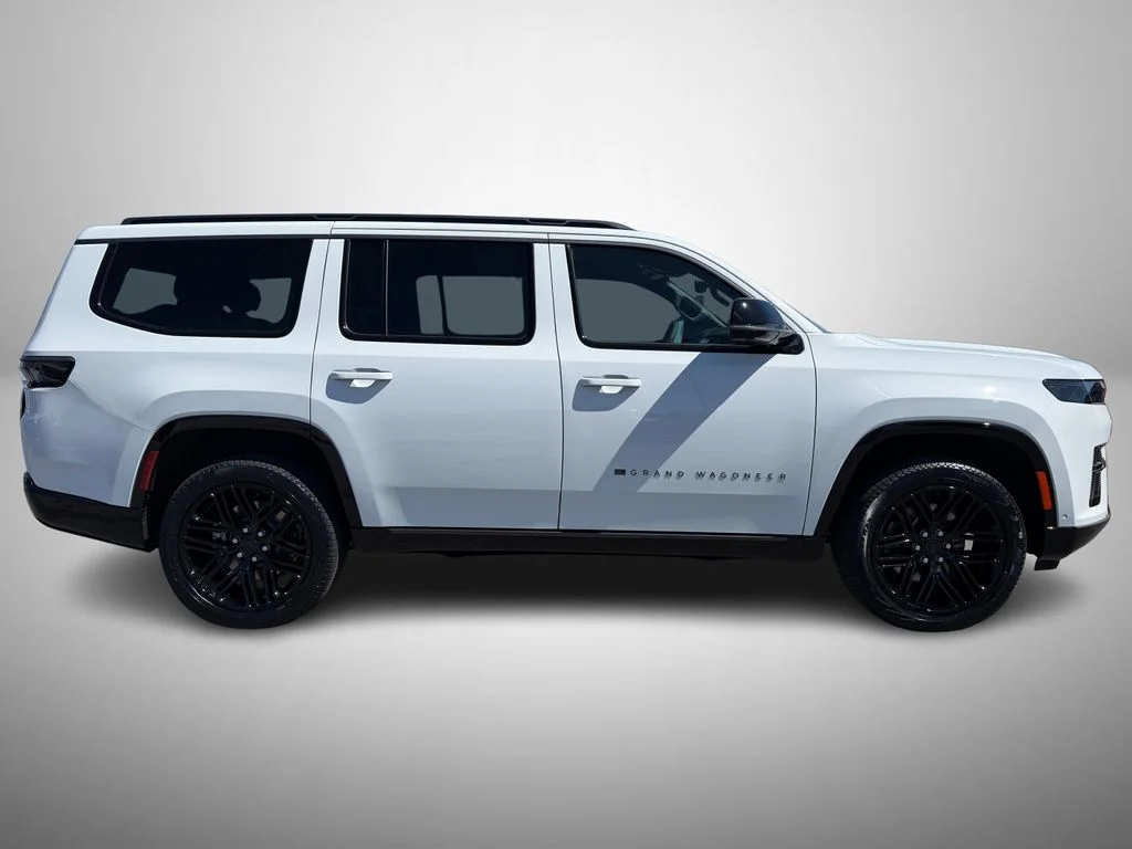 New 2026 Bright White Clear-Coat Exterior Paint Jeep Limited Reserve image 5