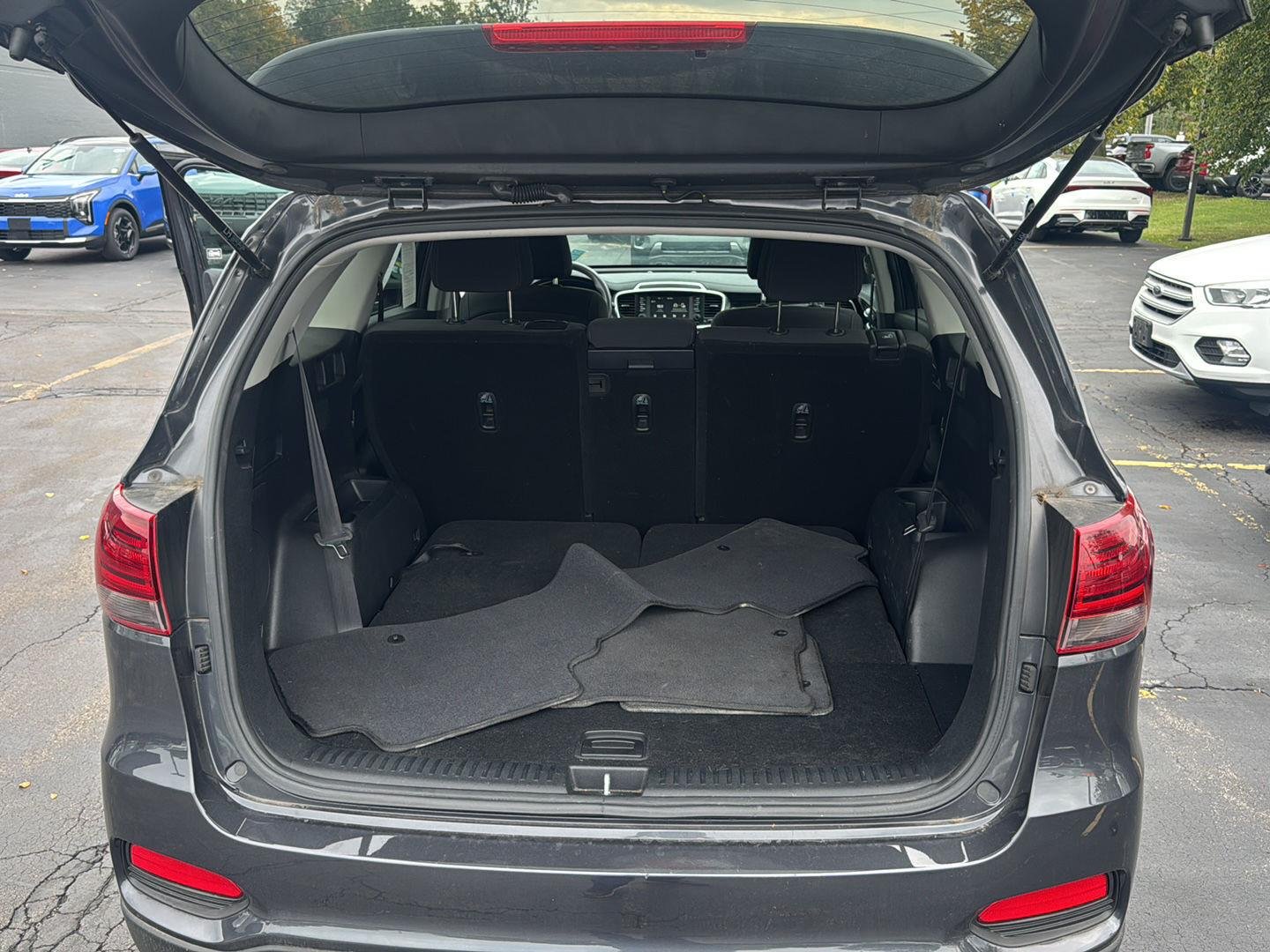 Used 2019 Platinum Graphite Kia LX image 20