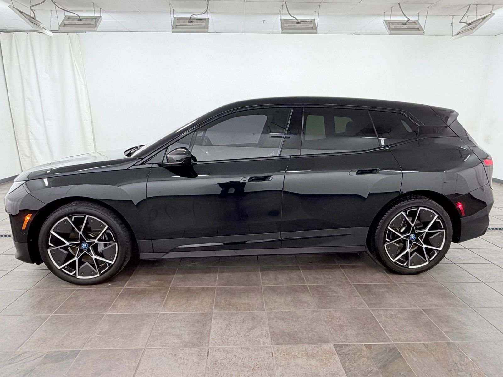 Used 2023 BMW iX Base with VIN WB523CF07PCM45543 for sale in Elmhurst, IL