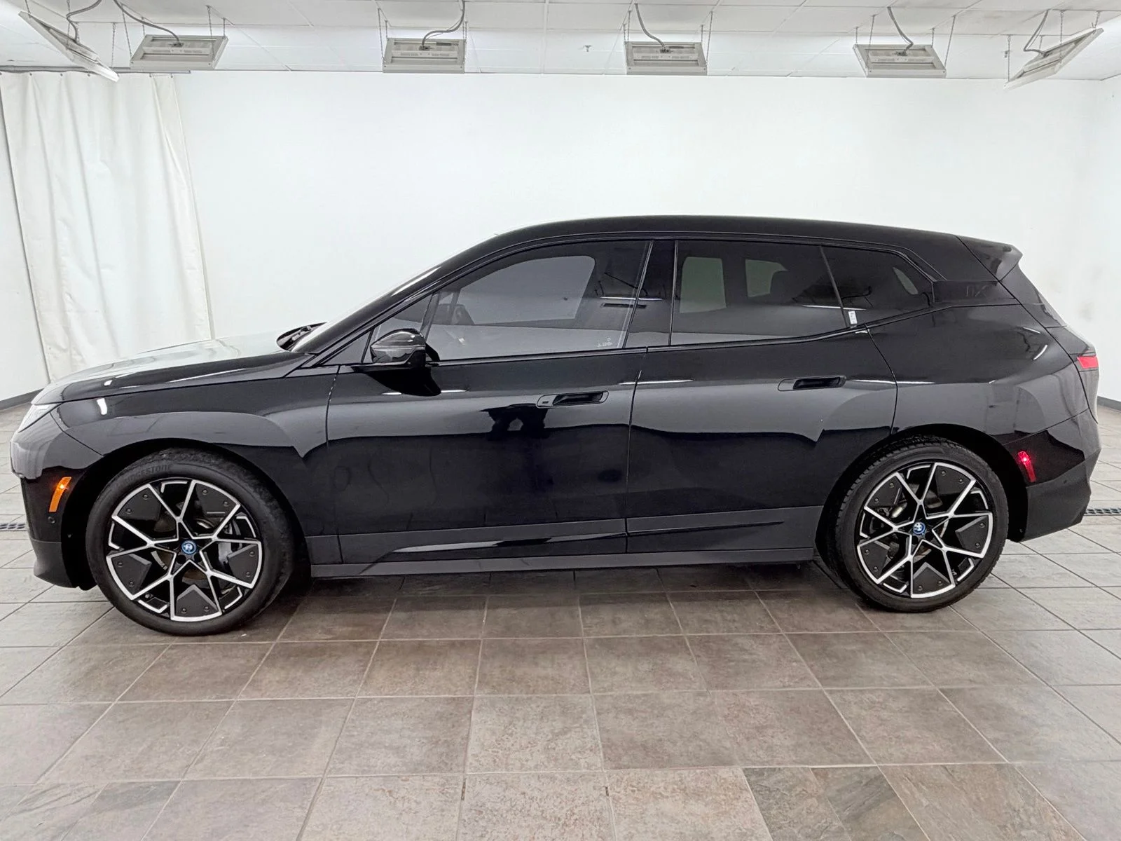 Used 2023 BMW iX Base with VIN WB523CF07PCM45543 for sale in Elmhurst, IL