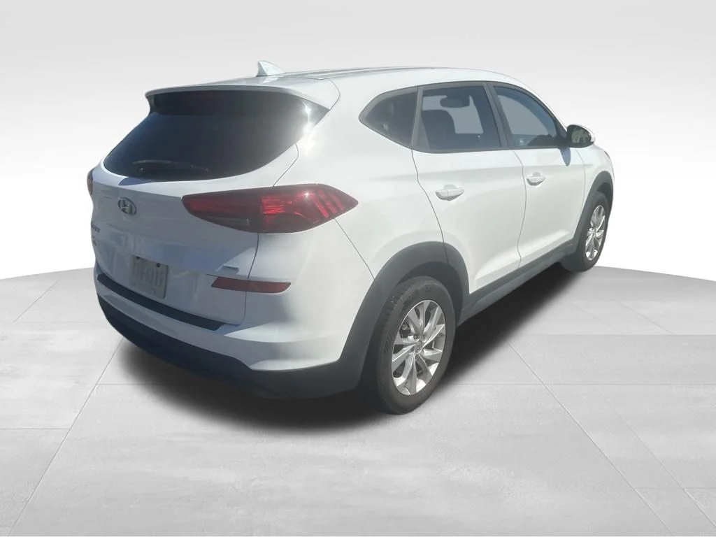Used 2019 White Hyundai SE image 21