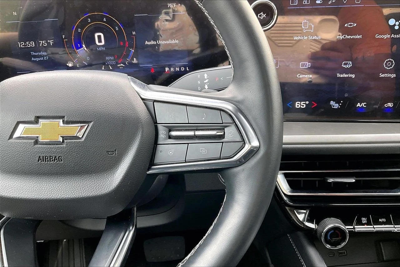 Used 2025 Blue Chevrolet LT image 31