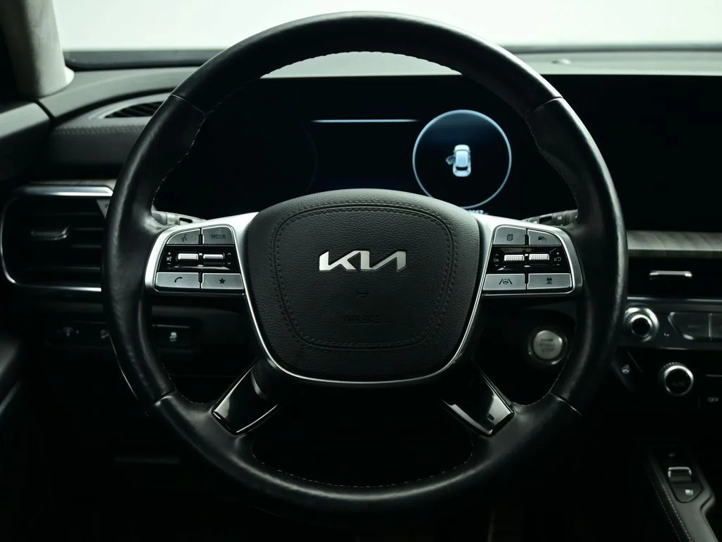 Used 2023 Green Kia SX-Prestige image 12