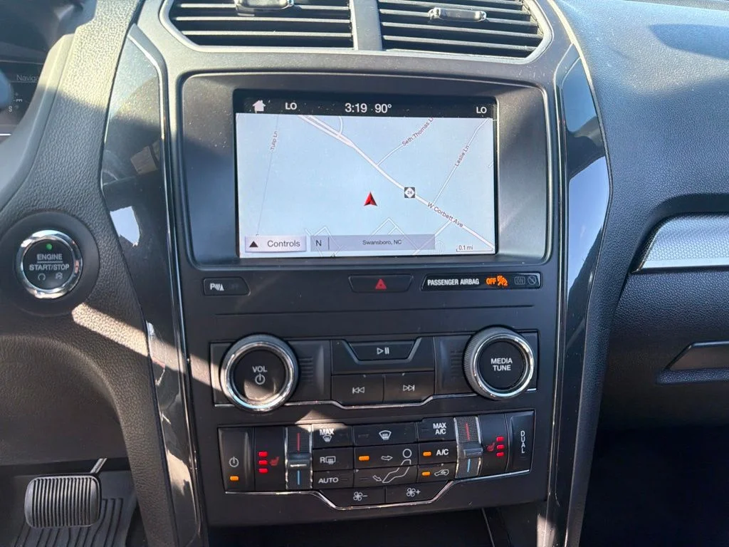Used 2019 White Ford XLT image 11