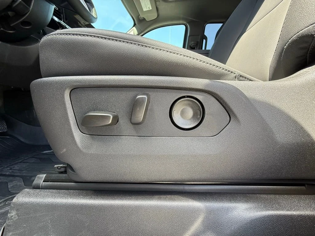 New 2026 Summit White GMC Elevation image 28