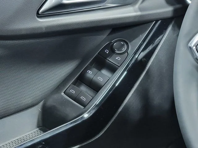 2026 Chevrolet Equinox LT - Photo 23