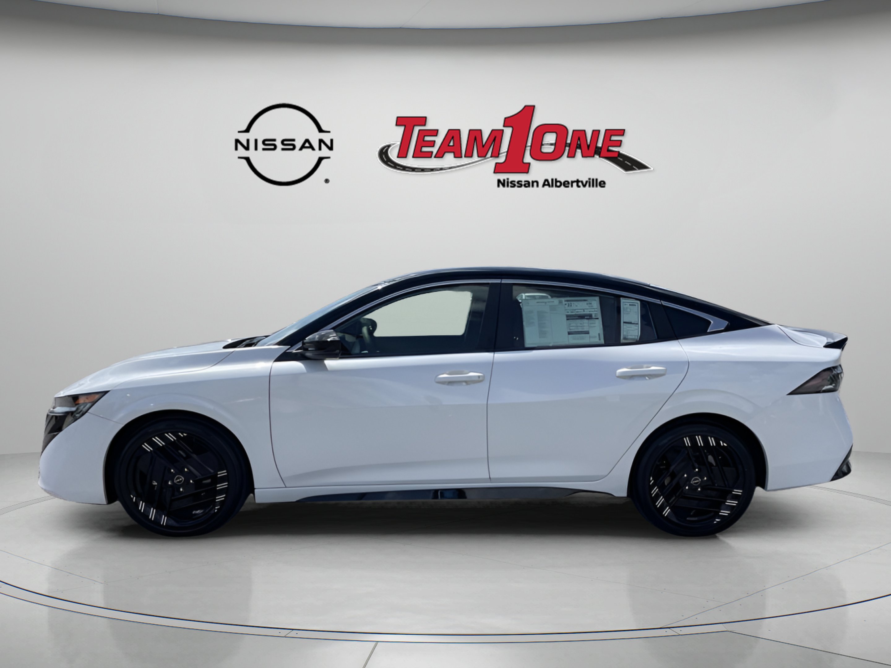New 2026 Aspen White TriCoat / Super Black Two-tone Nissan SR image 4
