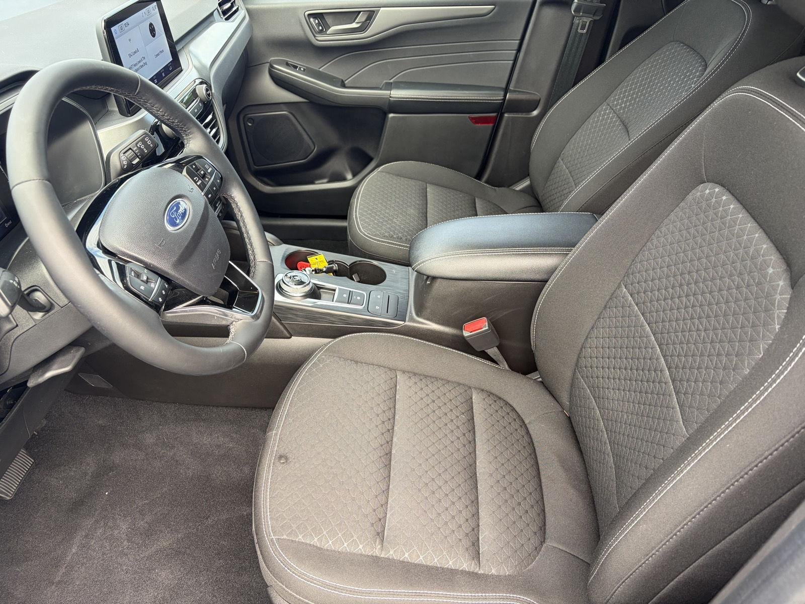 Used 2023 Iconic Silver Ford Active image 8