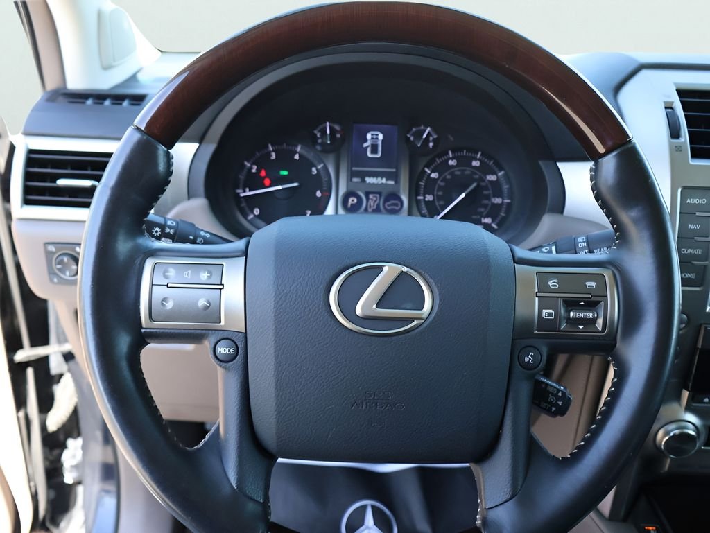 Used 2019 Nightfall Mica Lexus 460 image 29
