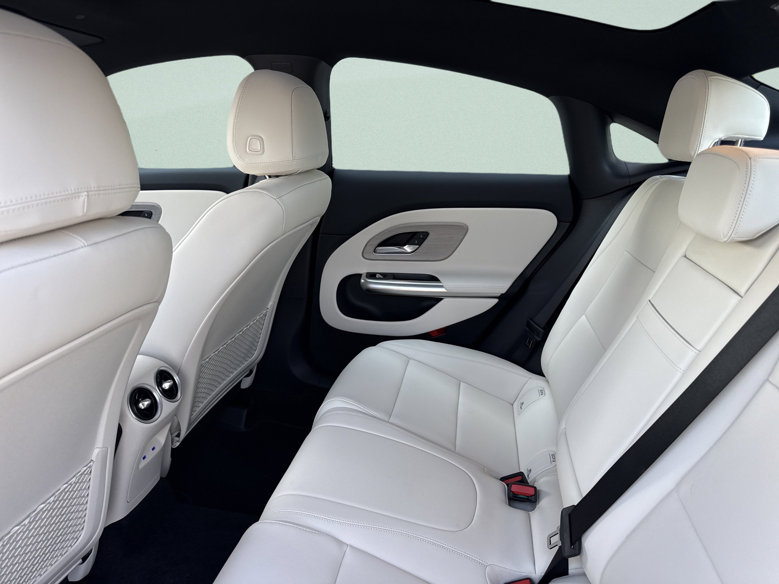 New 2027 Polar White Mercedes-Benz CLA 220 Hybrid image 28