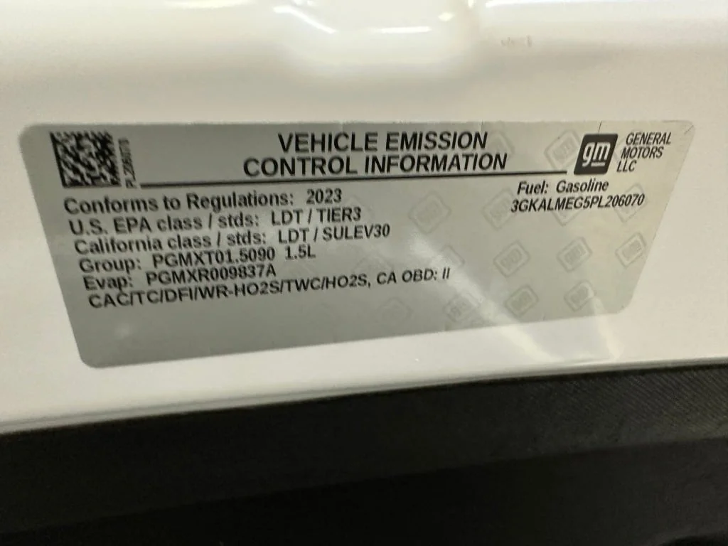 Used 2023 Summit White GMC SLE image 39