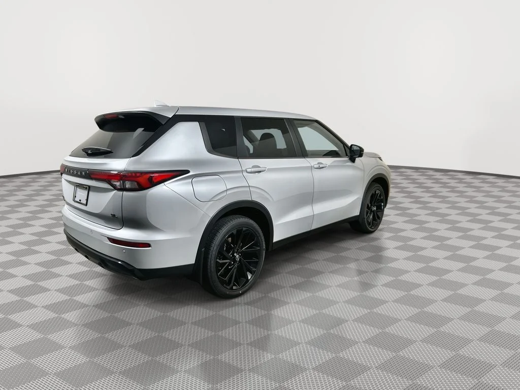 New 2026 White Nissan SL image 8