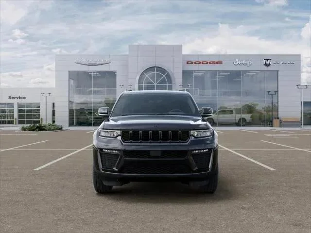 New 2026 Diamond Black Crystal Pearl-Coat Exterior Paint Jeep Limited image 110
