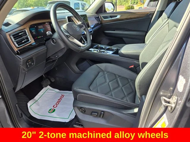 Used 2025 Gray Volkswagen 2.0T SE w/Technology image 11