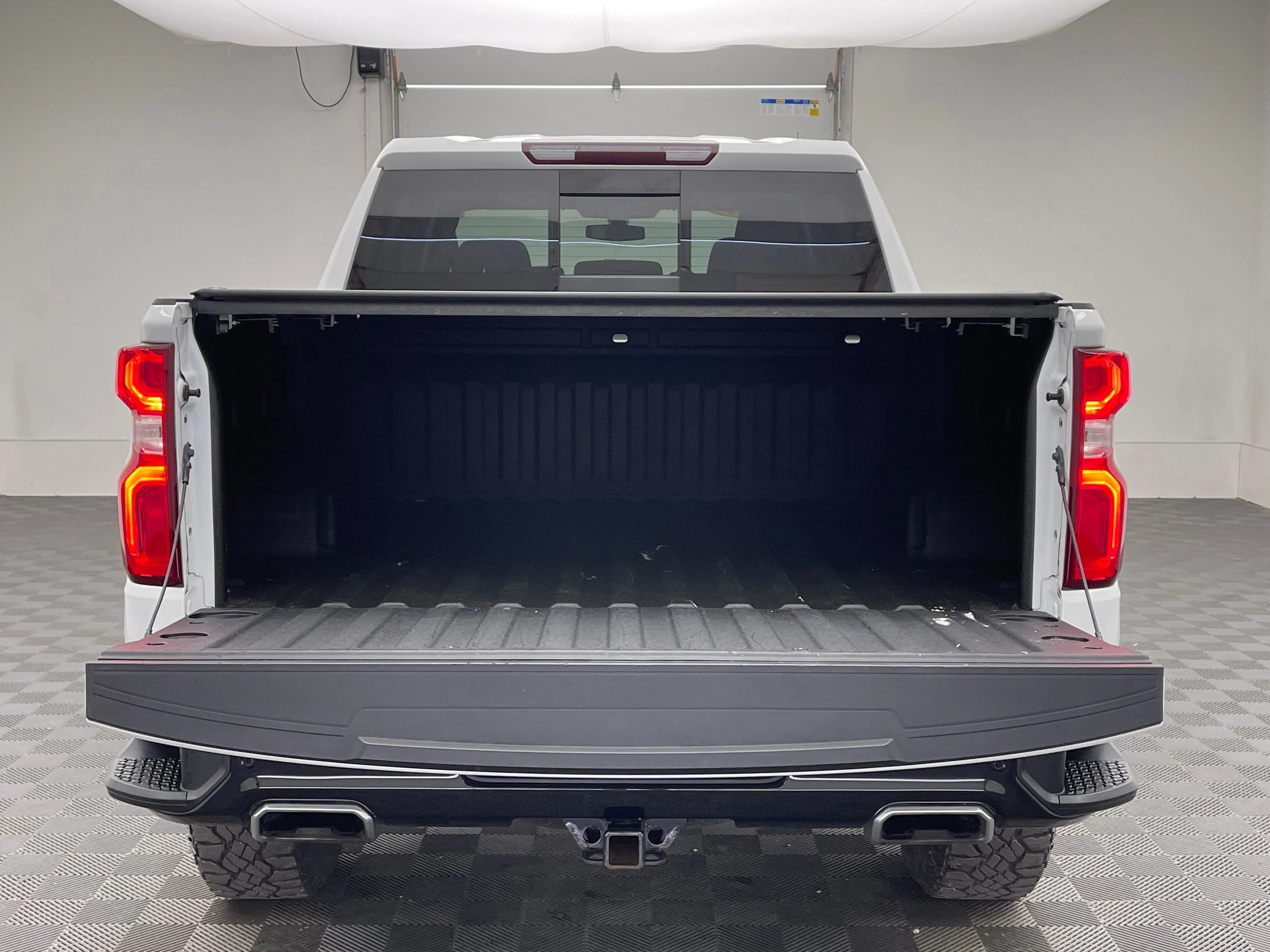 Used 2021 SUMMIT WHITE Chevrolet LT Trail Boss image 9