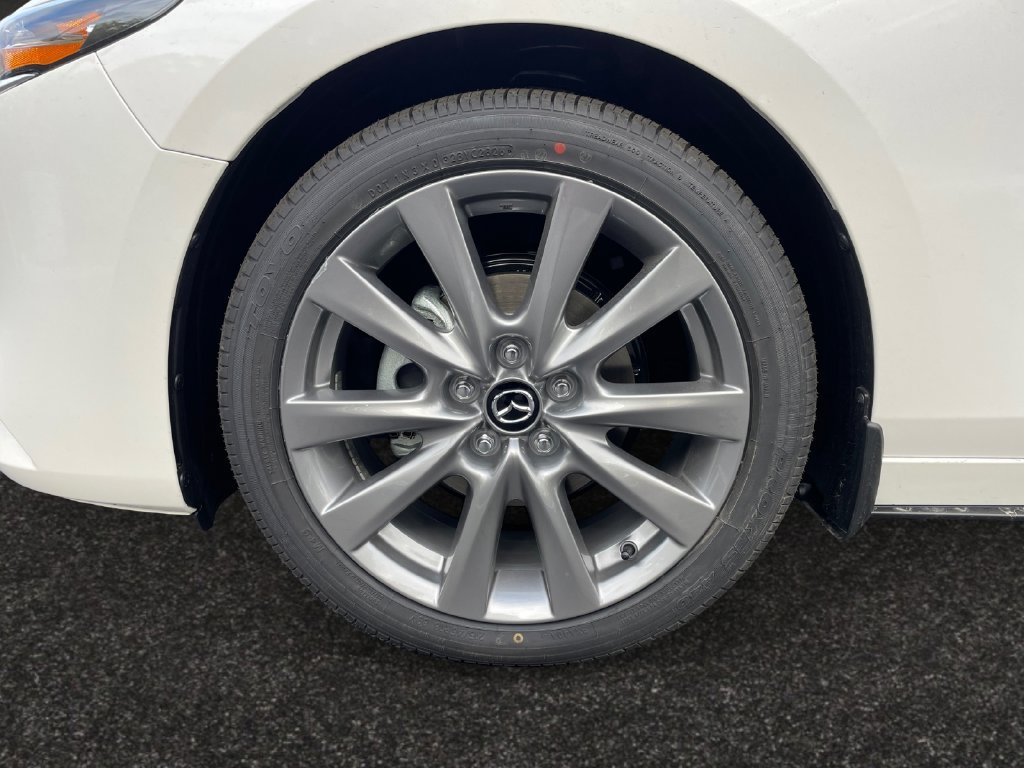 New 2026 Snowflake White Pearl Mazda 2.5 S Preferred Base image 13