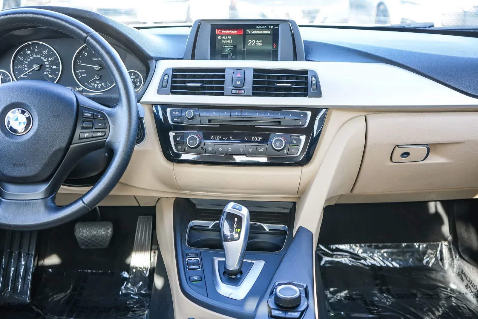 Used 2018 White BMW 320i image 13