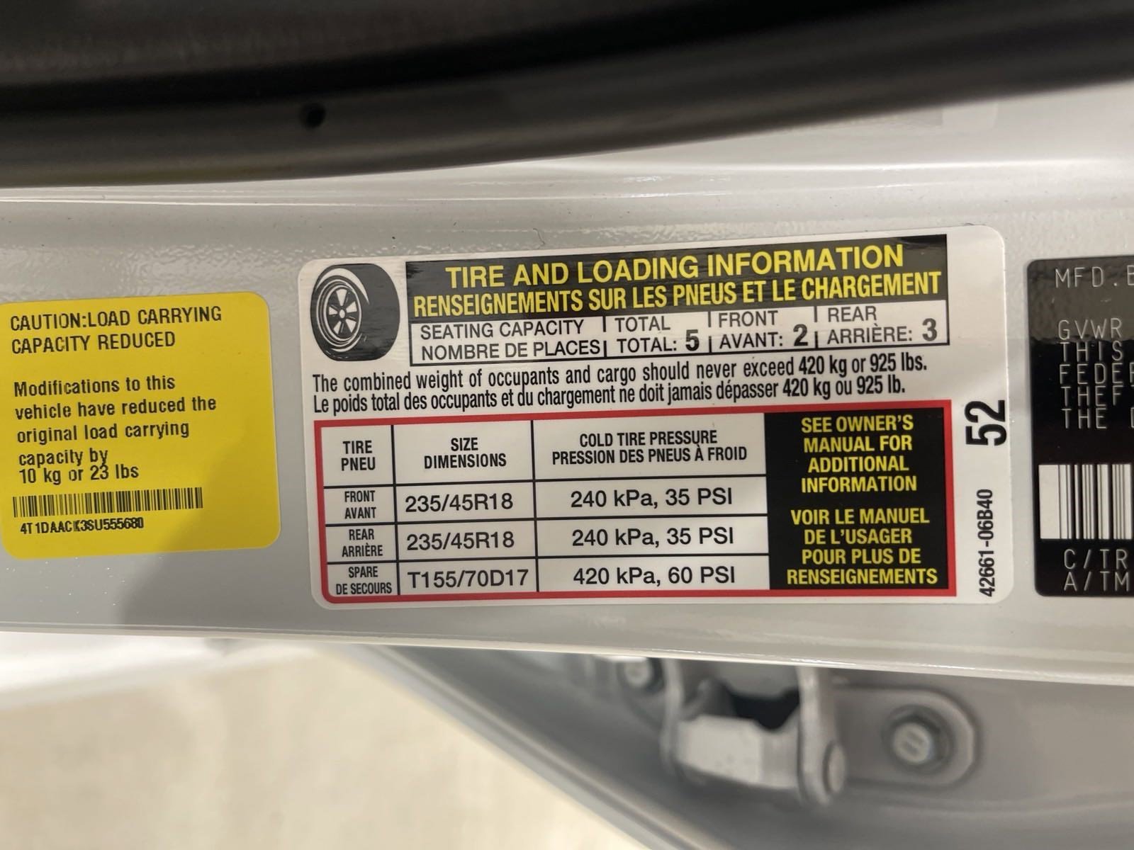 Used 2025 White Toyota XLE image 27