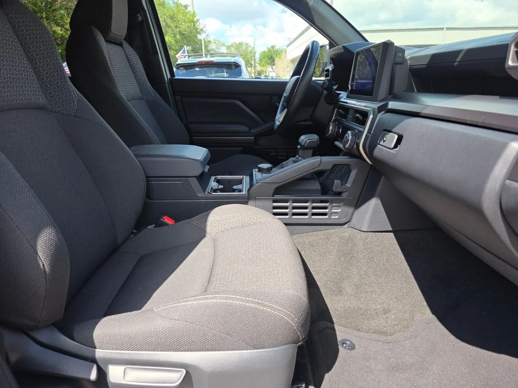 Used 2025  Toyota SR5 image 14
