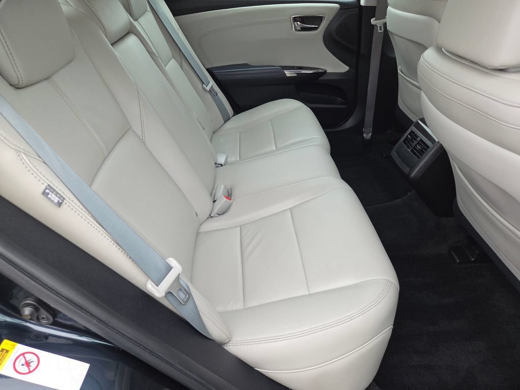 Used 2015 Cosmic Gray Mica Toyota XLE Premium image 5