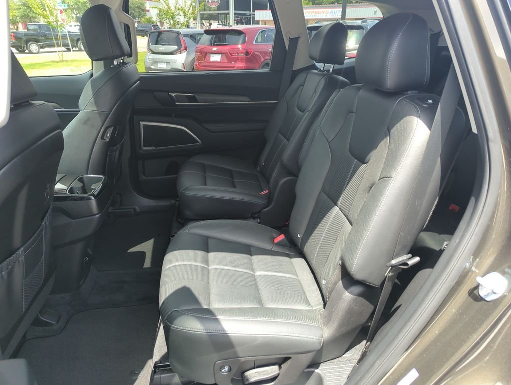 Used 2021 Green Kia EX image 30