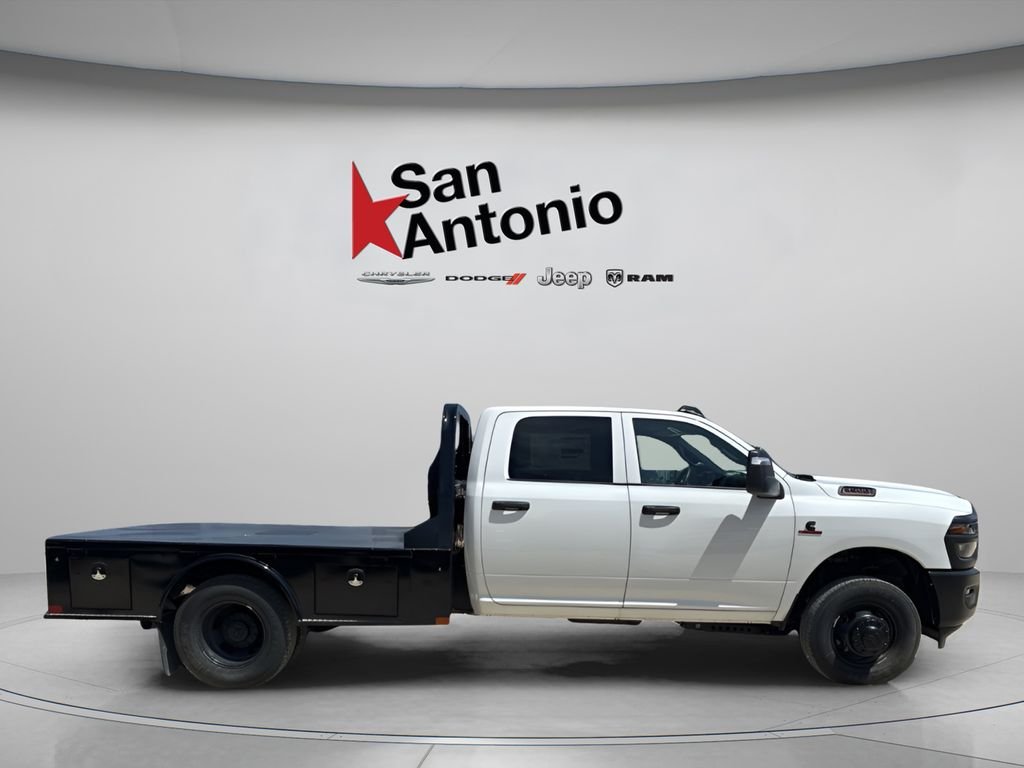 New 2026 Bright White Clear-Coat Exterior Paint RAM Tradesman image 18