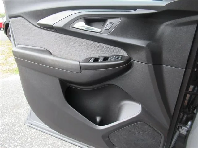 Used 2023 Gray Chevrolet LT image 18