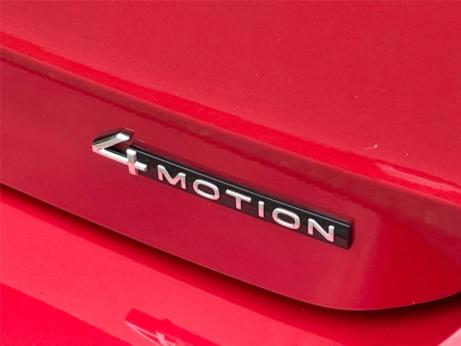 Used 2022 Red Volkswagen SE image 10