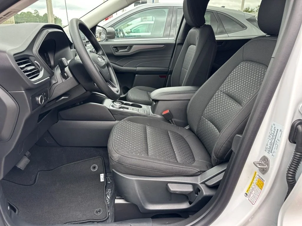 New 2026 Oxford White Ford Active® image 7