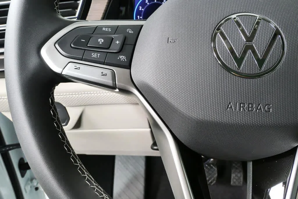 New 2026 Opal White Pearl Volkswagen 2.0T SEL image 9