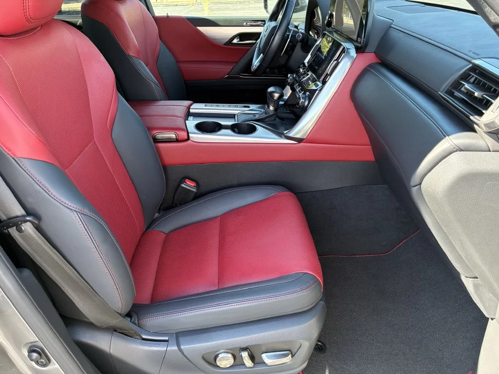 Used 2024  Lexus 600 F SPORT image 23