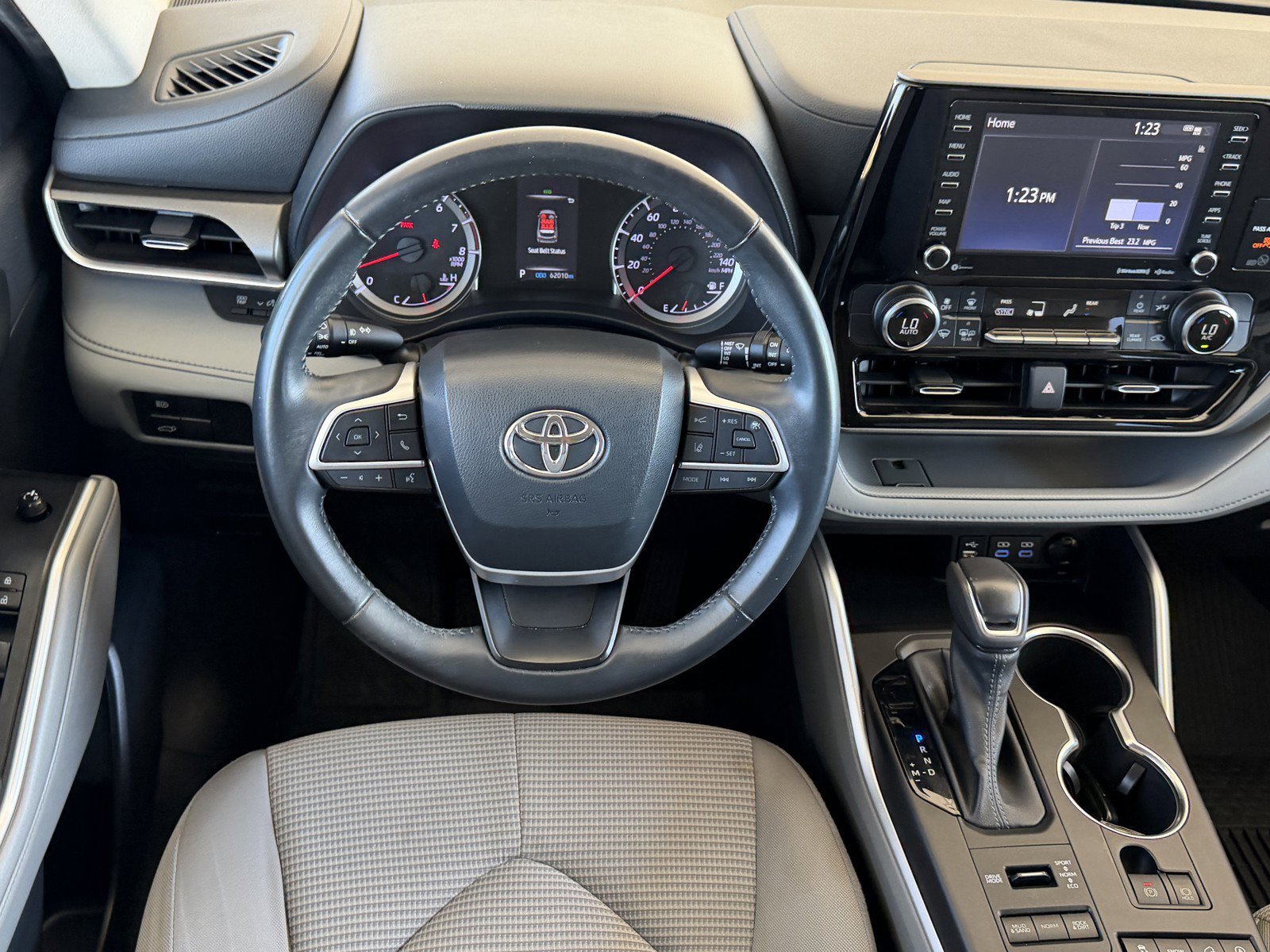 Certified Used 2022 Moon Dust Toyota LE image 23