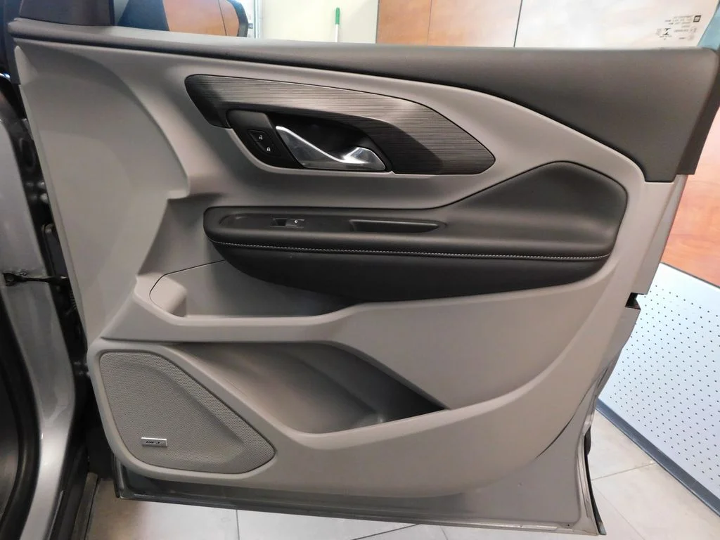 Used 2023 Sterling GMC SLT image 49